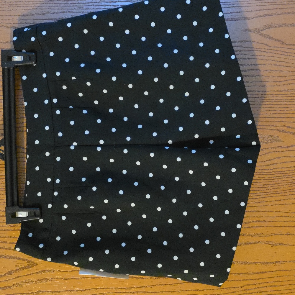 A New Day Polka Dot Women's Shorts With Pockets. - Picture 2 of 2